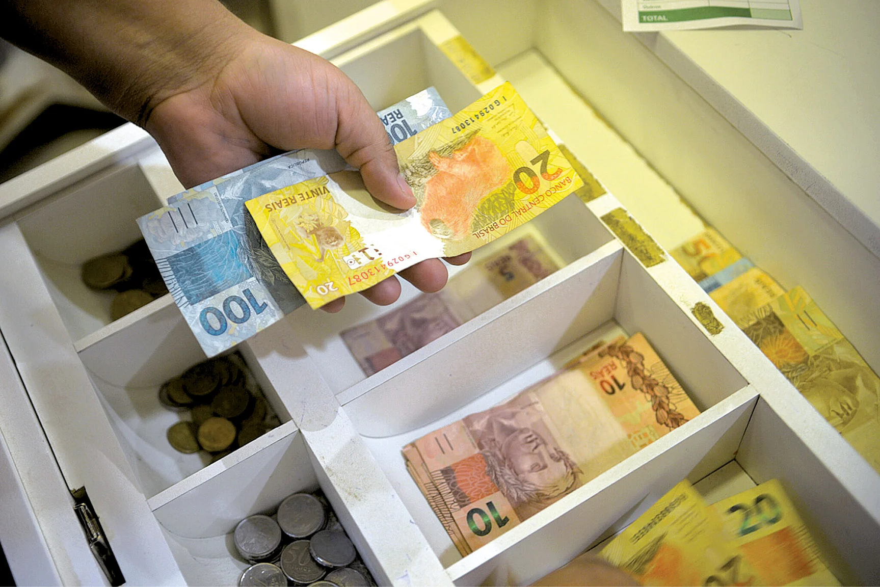 Antecipação de ICMS pressiona caixa das empresas e preocupa setor produtivo