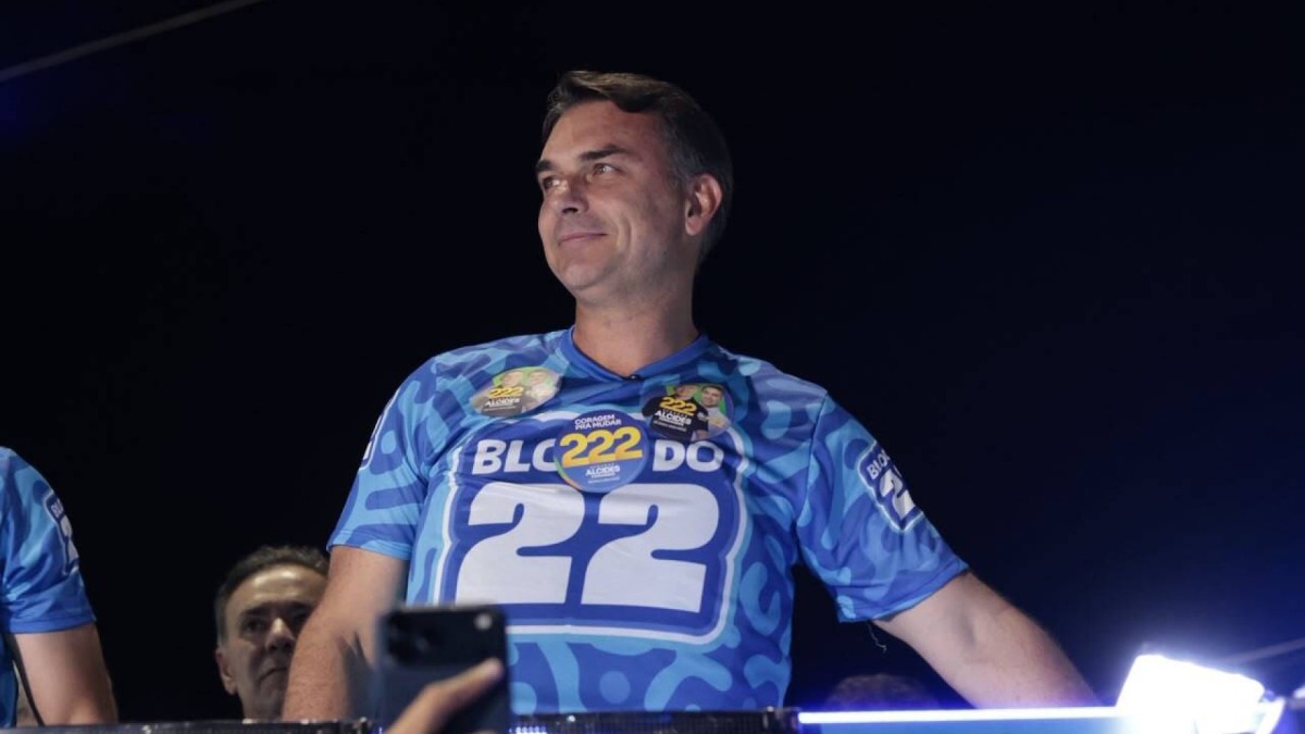 No Ceará, Flávio Bolsonaro diz que não vai precisar buscar apoio de Ciro: “Vou ganhar no 1° turno”