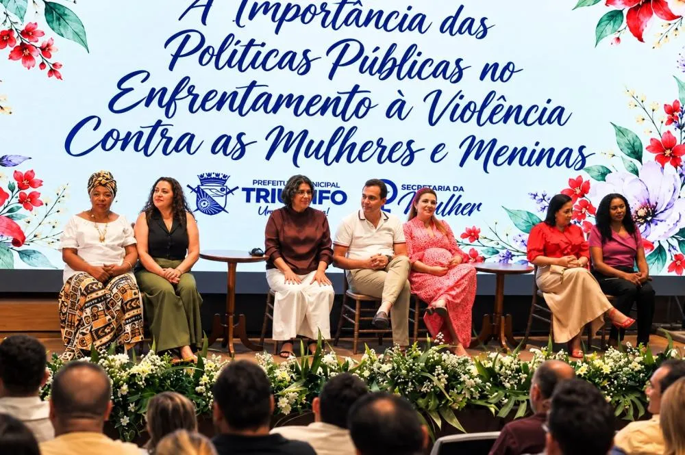 Estela Bezerra participa de palestra em Triunfo e destaca importância das políticas públicas para proteção das mulheres