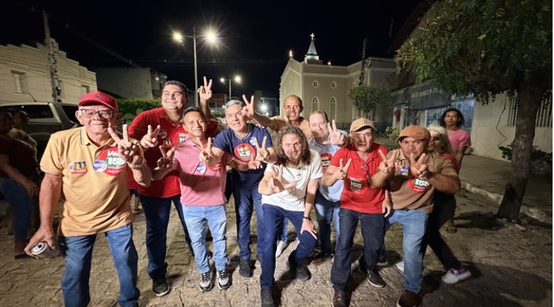 Prefeito de Joca Claudino, Rinaldo Cipriano participa de mobilização com Veneziano em Uiraúna e reforça apoio à reeleição do senador: “É Veneziano e ponto final!”