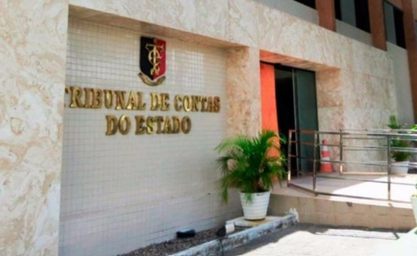 Ex-prefeita de Monteiro recebeu R$ 11,7 mil acima do subsídio, além da contratação 469 temporários, pagamentos indevidos e reincidência de irregularidades , parecer do TCE pede rejeição das contas
