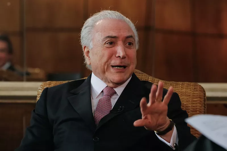 Michel Temer anuncia apoio a Flávio Bolsonaro no segundo turno contra Lula