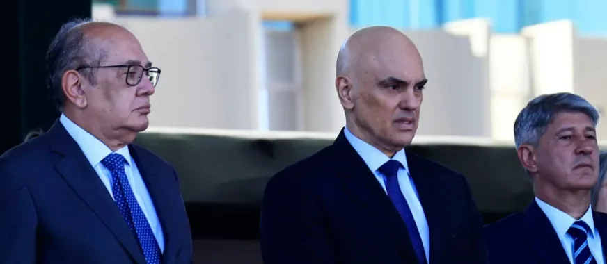 Ministros do STF Moraes e Gilmar mandam quatro sinais em 48h ao bolsonarismo