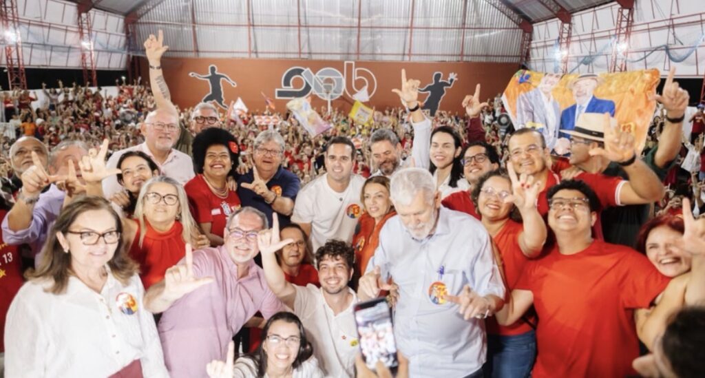 Em plenária, João Azevêdo conclama paraibanos a ampliar vitória de Lula no estado no segundo turno