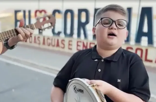 Aos 11 anos, paraibano Leozinho do Samba conquista seguidores cantando clássicos da música brasileira