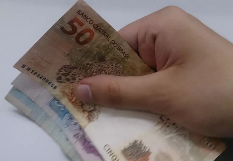Governo da Paraíba antecipa salários e altera folga do Dia do eServidor