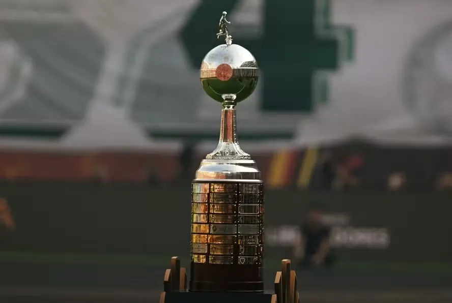 Estudiantes bate Fla e Palmeiras terá revanche pelo tetra da América