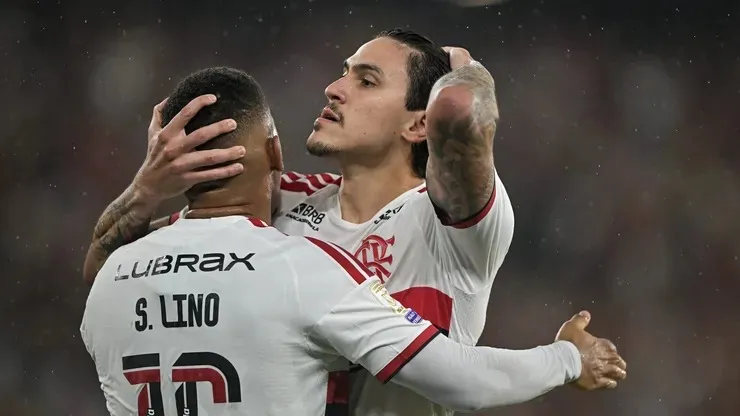 Pedro desencanta no clássico contra o Vasco e garante vantagem do Flamengo na liderança do Brasileiro