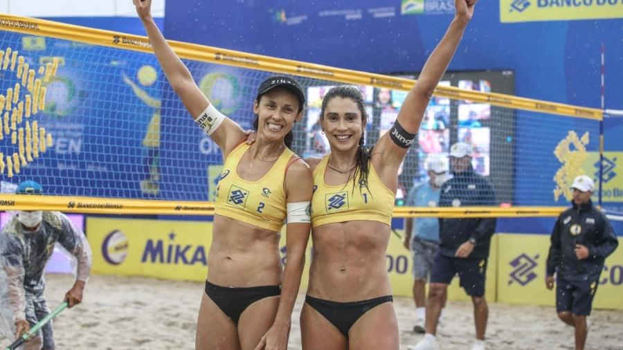 Campanha contra Jogadora Carol por “Fora Bolsonaro” pede cancelamento de patrocínio que não existe. CBV repudiou atitude da atleta