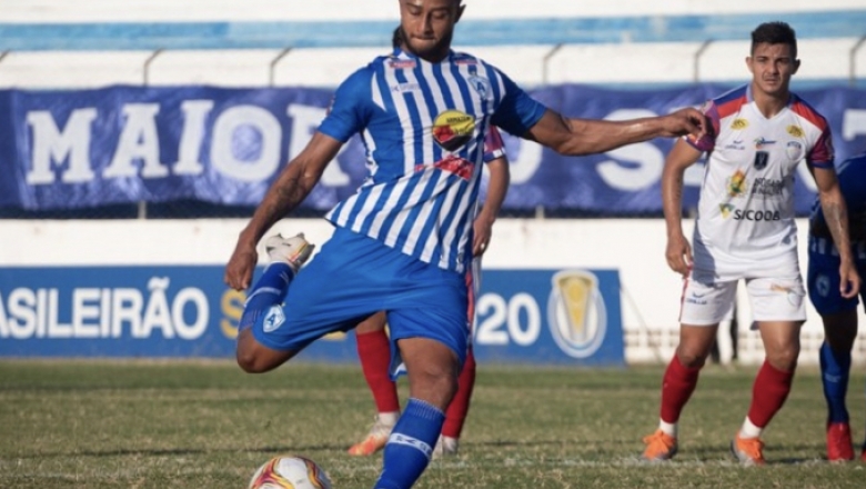 Na estreia de Celso Teixeira, Atlético de Cajazeiras volta a vencer na Série D e deixa lanterna