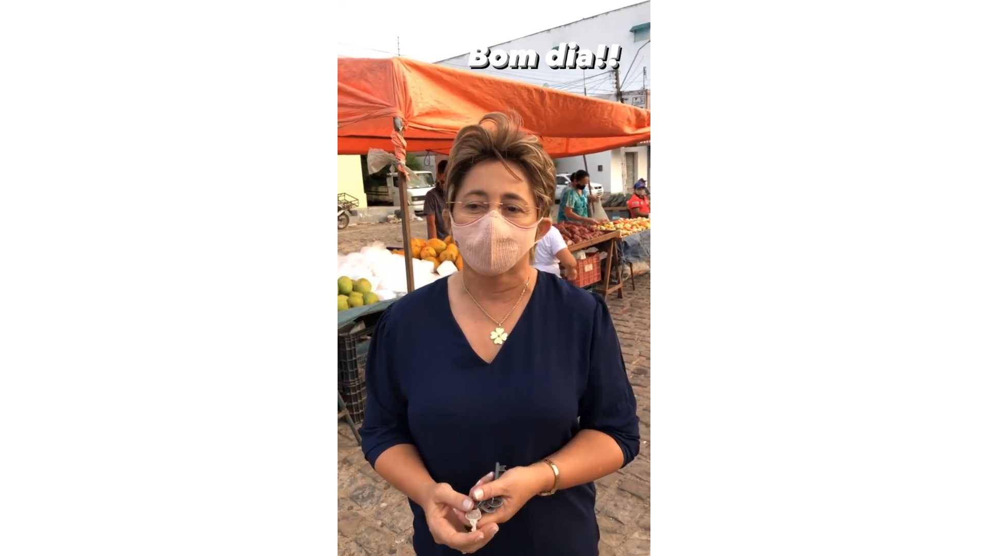 Prefeita de Uiraúna leninha Romão amanheceu o dia na feira livre. Veja vídeo