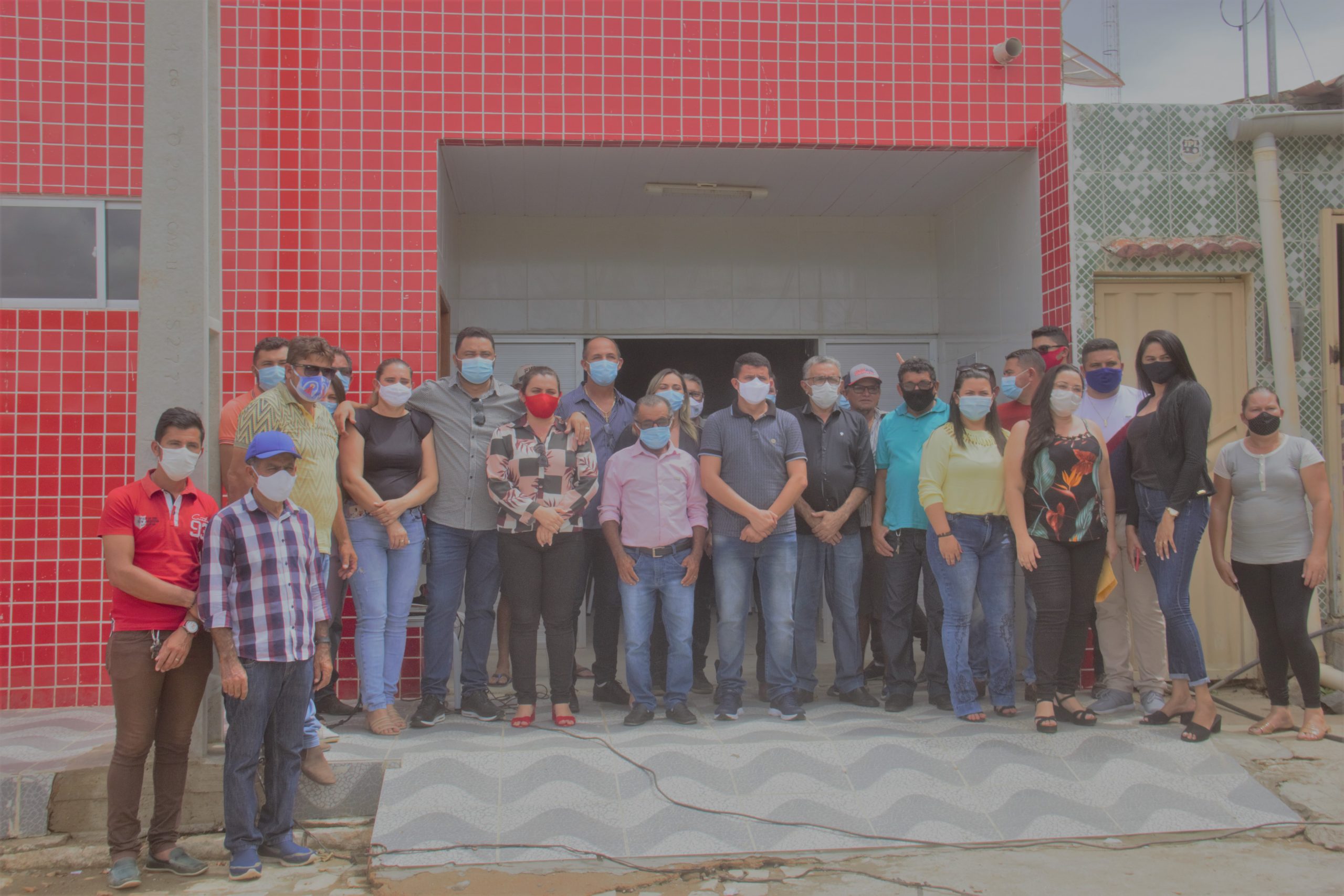 Na véspera de Natal prefeito Dedé entrega varias obras a população de Poço Dantas. Veja vídeo