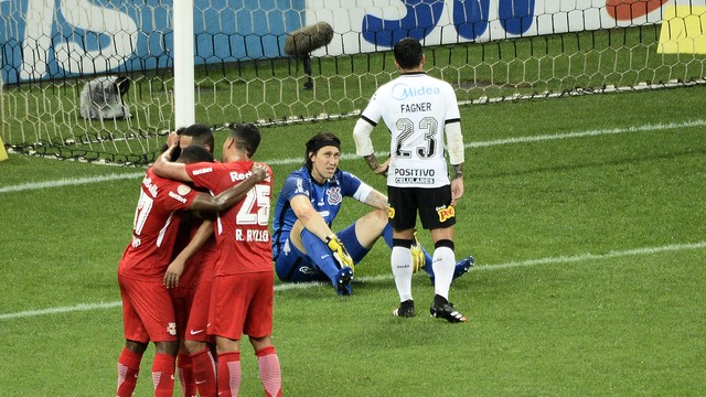 Corinthians perde em casa do Bragantino e desperdiça chance de colar no G-6