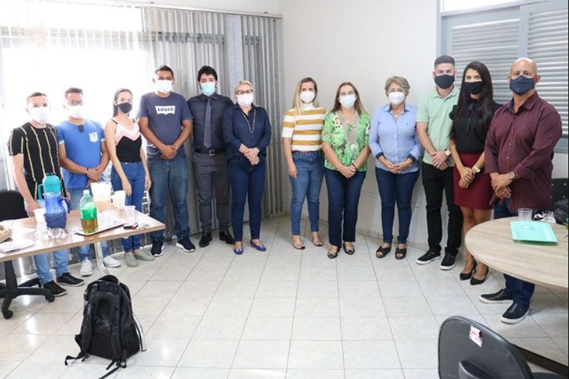 Prefeita de Uiraúna, Leninha Romão se reúne com Gerente do SEBRAE/PB, na Casa do Empreendedor, em busca de parcerias para retomada do crescimento econômico no município