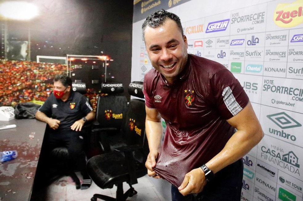Jair Ventura comemora permanência do Sport na Série A e mira vaga na Copa Sul-Americana