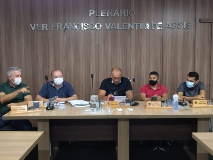 Luciano Rocha comanda mais uma sessão na Câmara municipal de Paraná/RN