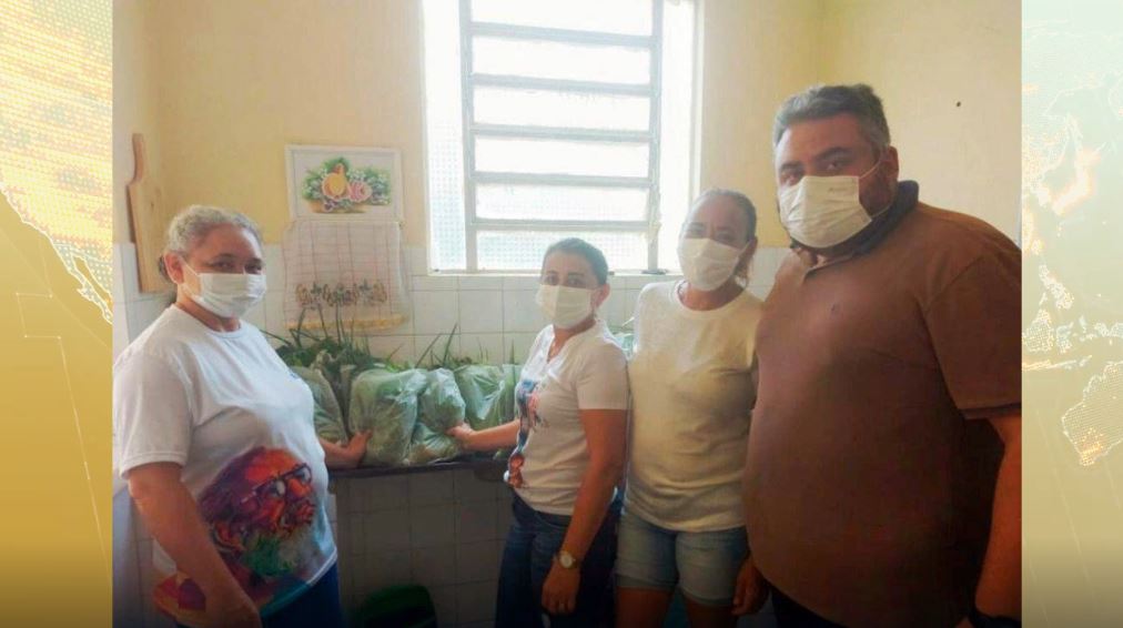Prefeitura de Uiraúna entrega kit’s orgânicos para a Secretaria de Educação