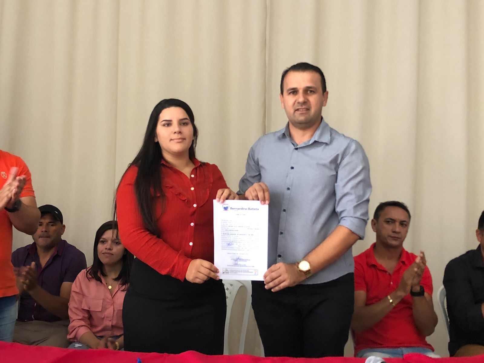 Prefeito Aldo Andrade empossa nova secretária de educação em Bernardino Batista