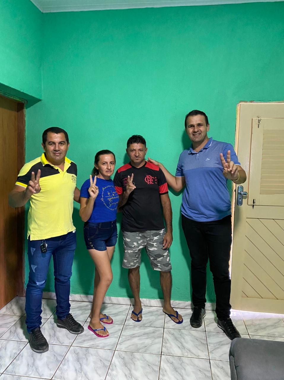 NO ATACADO: ALDO ANDRADE RECEBE ADESÕES DE FAMÍLIAS EM BERNARDINO BATISTA