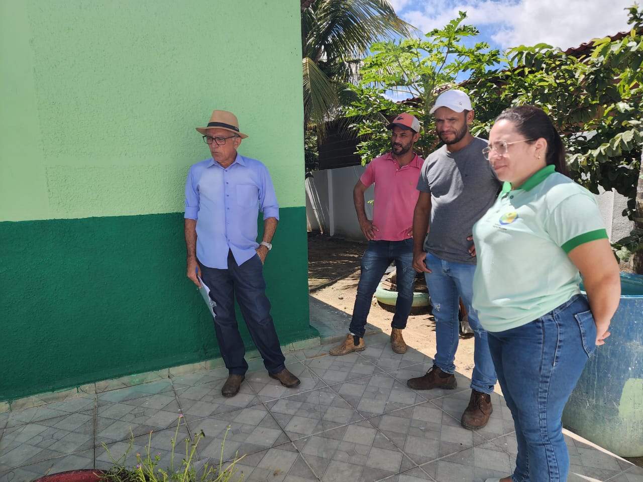 Prefeito Itamar Moreira visita várias obras em andamento em Poço Dantas