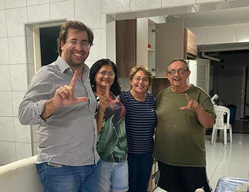 Leninha Romão recebe adesão política de professor e esposa
