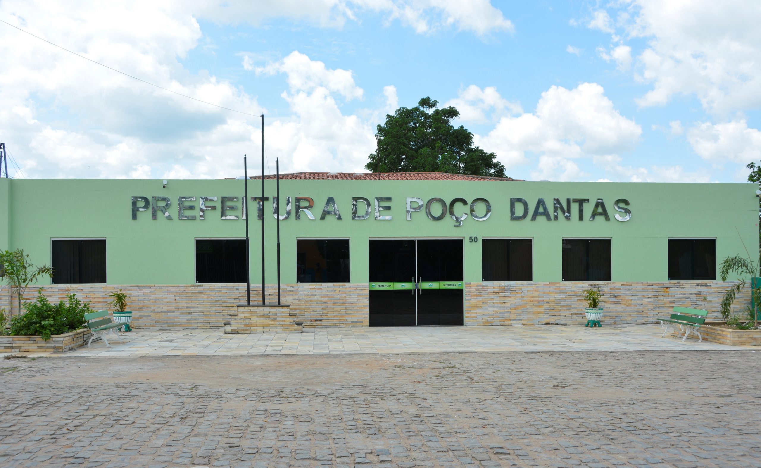MATÉRIA SENSACIONALISTA CHAMA ADMISTRAÇÃO DE POÇO DANTAS DE INCOMPETENTE: GESTÃO REBATE E EXPÕE A REALIDADE ATUAL E OS PROBLEMAS DEIXADOS PELO EX GESTOR