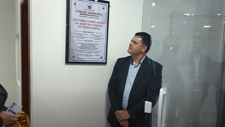 Raimundo Bila inaugura obras de reforma e ampliação da Câmara de Bernardino Batista-PB
