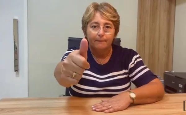 Prefeita de Uiraúna rebate Secretário de Saúde da PB e prova que mulher deitada no chão do HRC é fato recente
