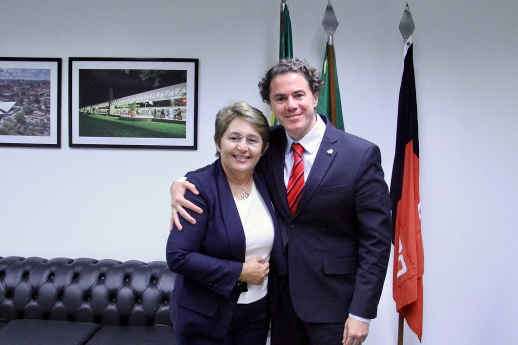 Prefeita Leninha agradece ao Senador Veneziano pelos 6 milhões de reais em execução através de recursos enviados pelo Senador