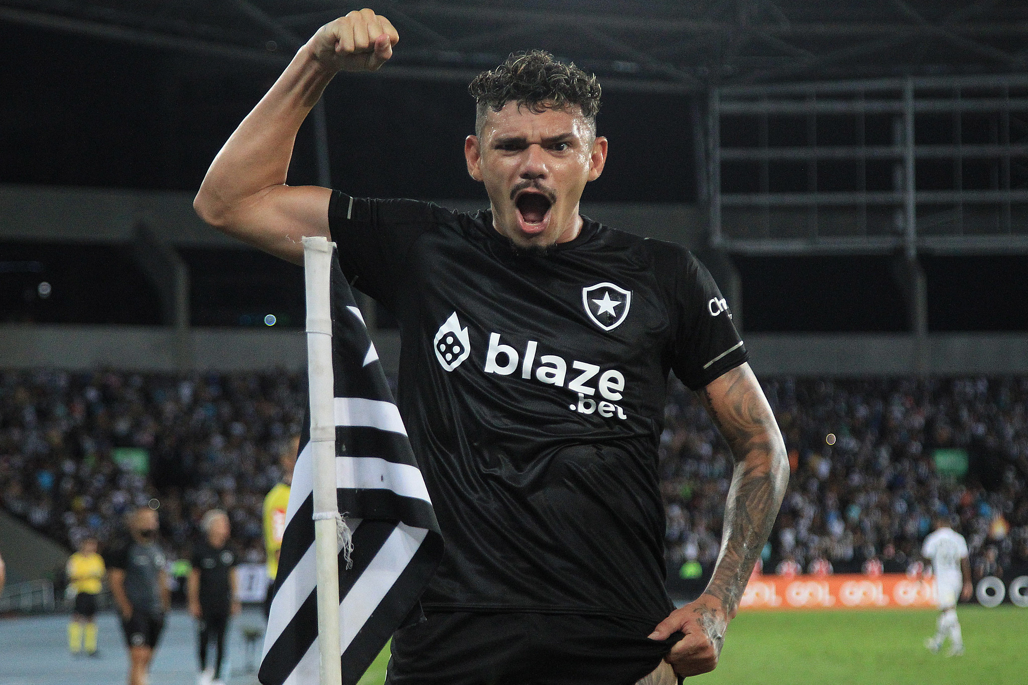 Jogador do Botafogo do Rio já jogou no Caicó-RN e fala que o dormitório era em ginásio poliesportivo