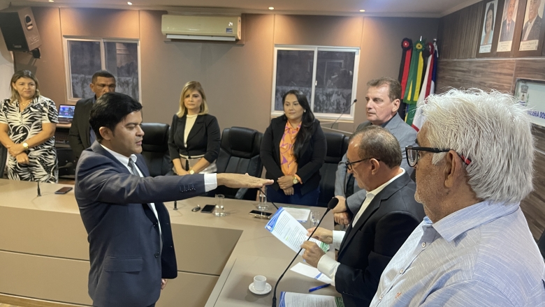 Paulo Brás pede licença e Vanzin Duarte assume comando da prefeitura de Poço José de Moura