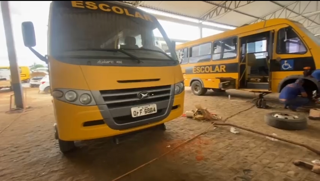 Prefeitura Municipal de Uiraúna realiza Manutenção Preventiva nos ônibus escolares