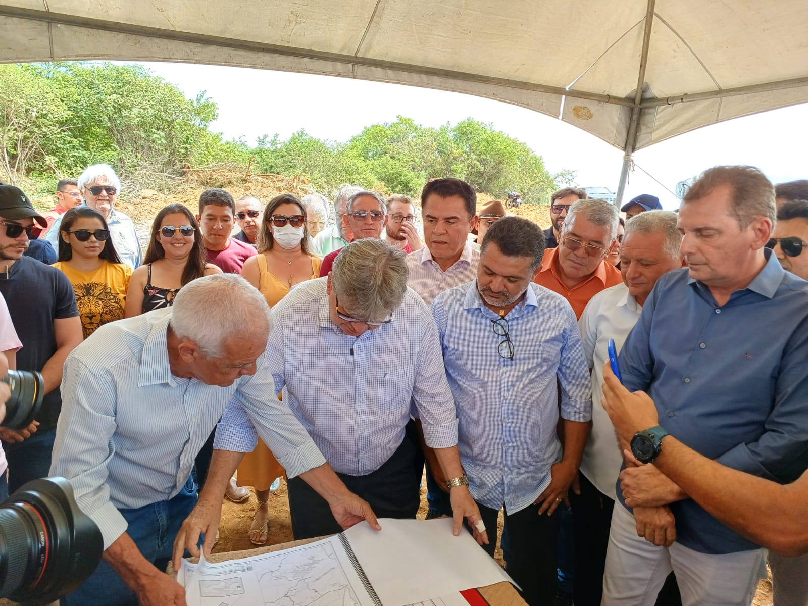 Em parceria com o Governo do Estado: Prefeito Luiz Claudino, consegue mais um Ônibus 0km para São João do Rio do Peixe