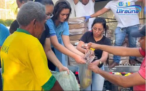 Prefeitura entrega cesta básicas para famílias carentes de Uiraúna