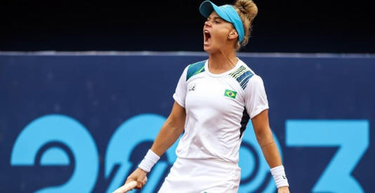 Laura Pigossi vence batalha épica, vai à final do Pan e aos Jogos Olímpicos
