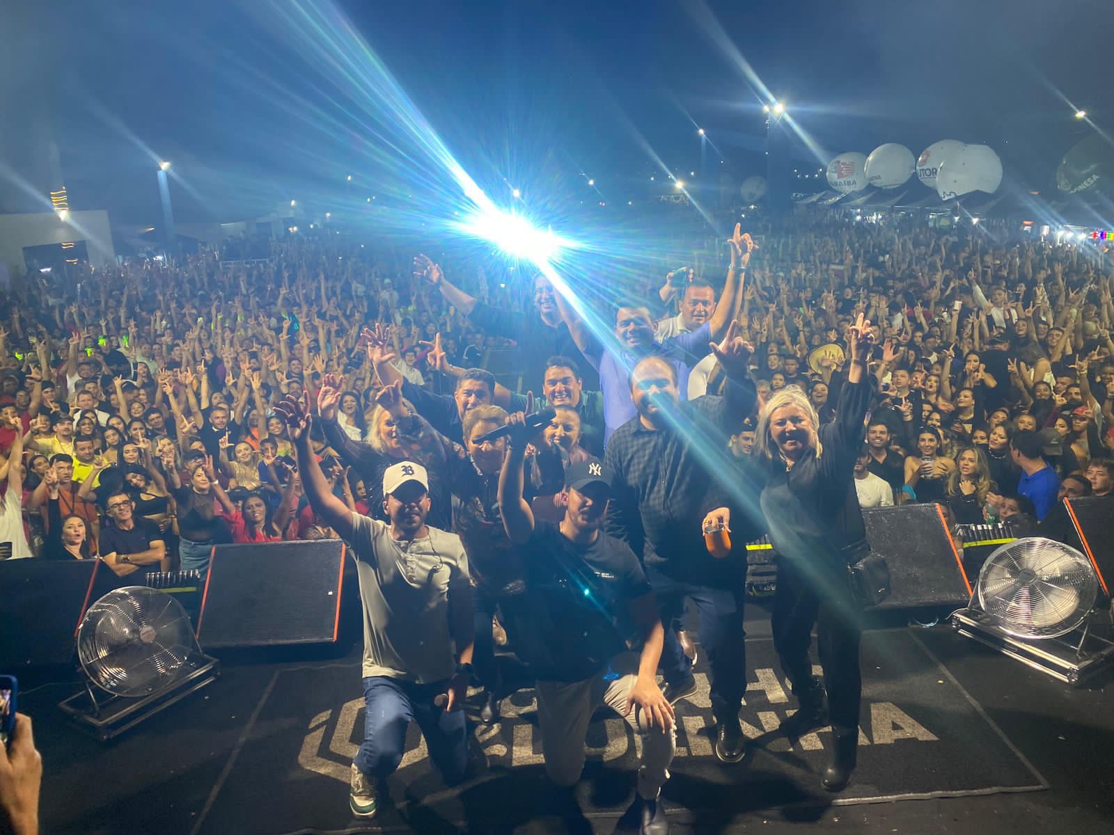 Uiraúna encerra as celebrações de emancipação política com grande festa e multidão em praça pública