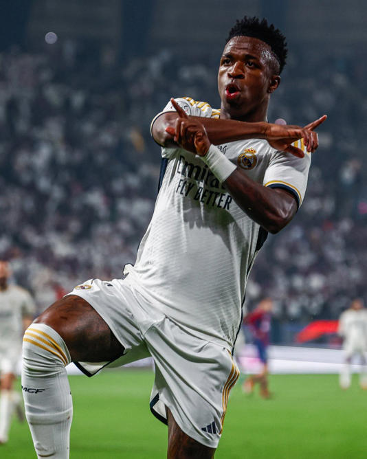 Vini Jr brilha e Real Madrid bate Barcelona e conquista a Supercopa da Espanha