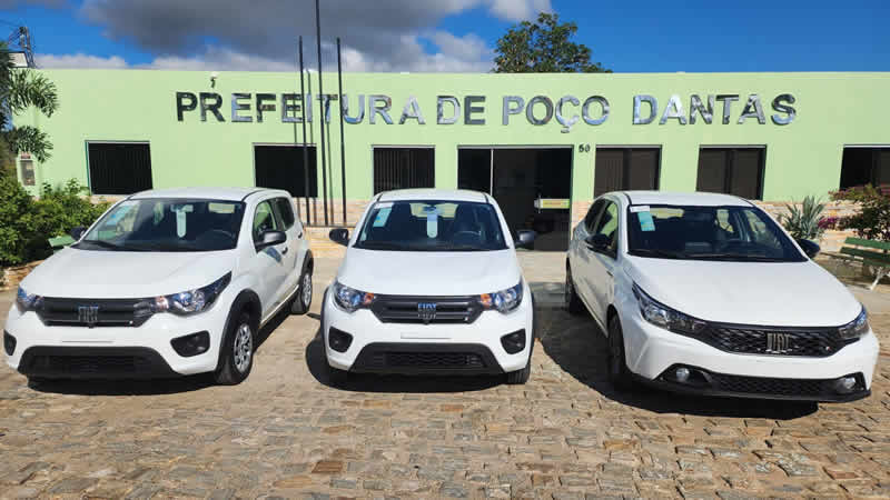 Prefeito Itamar Moreira entrega três veículos 0 km para Secretaria de Saúde