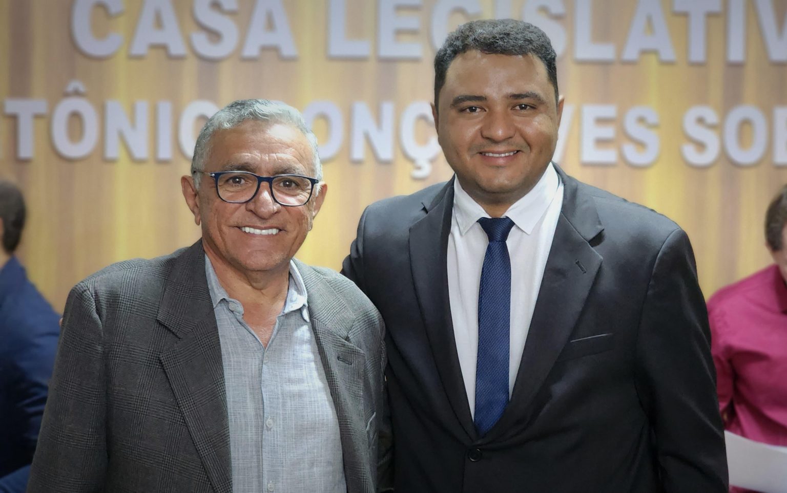 Video: Itamar Moreira tira licença e Mardonio ferreira assume como prefeito de Poço Dantas