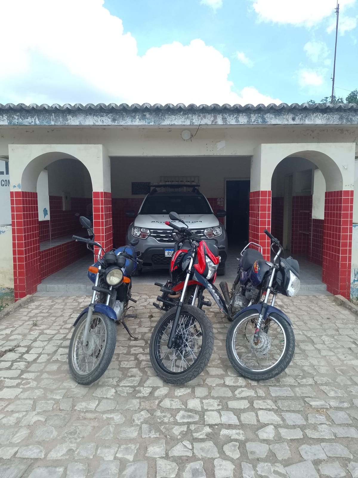Menores de idade tem motos apreendidas durante ação da Polícia Militar de Luís Gomes