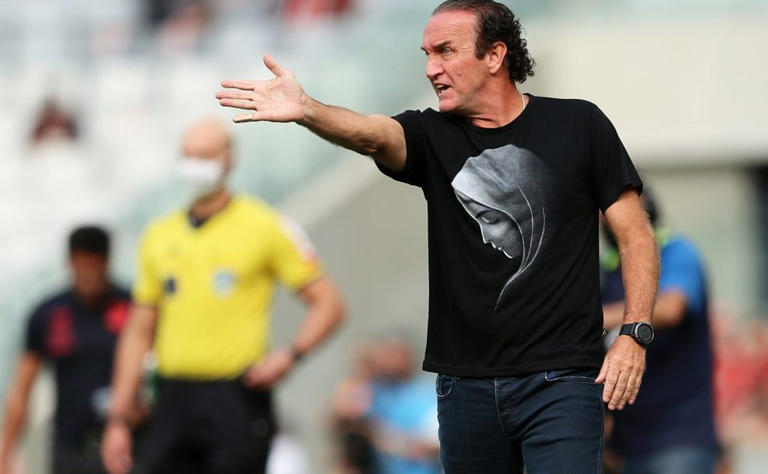 Técnico Cuca dá sinal positivo e pode assumir o comando de clube brasileiro