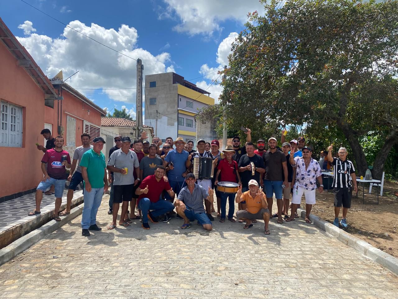 Distrito de Tanques têm mais uma rua pavimentada pela Prefeitura de Poço Dantas.