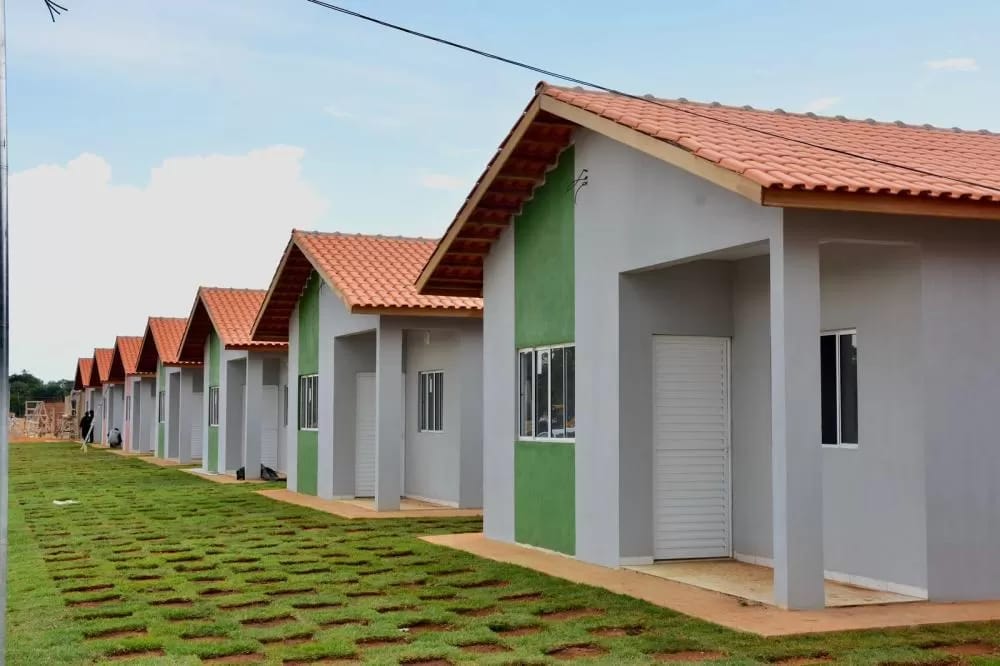 Leninha Romão anuncia investimento para construção de 25 novas moradias populares, em Uiraúna
