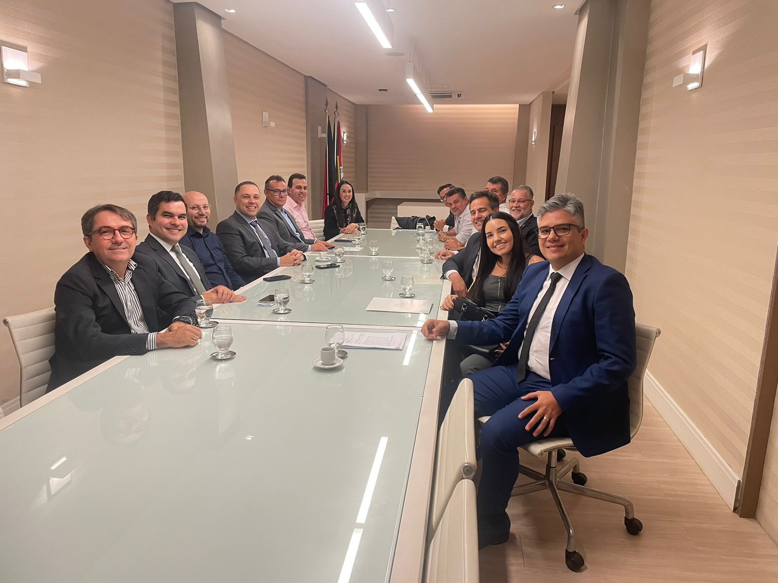 Prefeitos Luiz Claudino e Espedito Filho reúnem-se com juíza do TJPB para discutir débitos de precatórios
