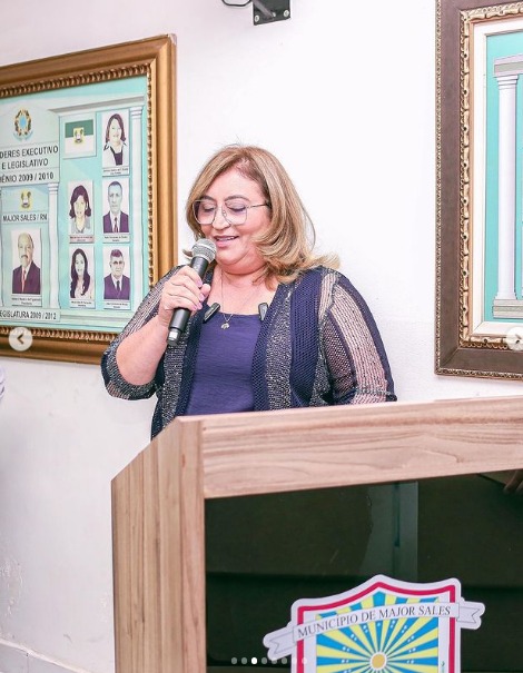 Prefeita Maria Elce profere leitura da mensagem anual na Câmara municipal de Major Sales