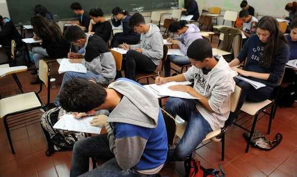 RN institui programa de combate à violência contra pessoas LGBTQIAPN+ nas escolas
