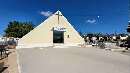 Prefeitura de Uirauna mantem limpeza, iluminação e organização no cemitério para o Dia de Finados