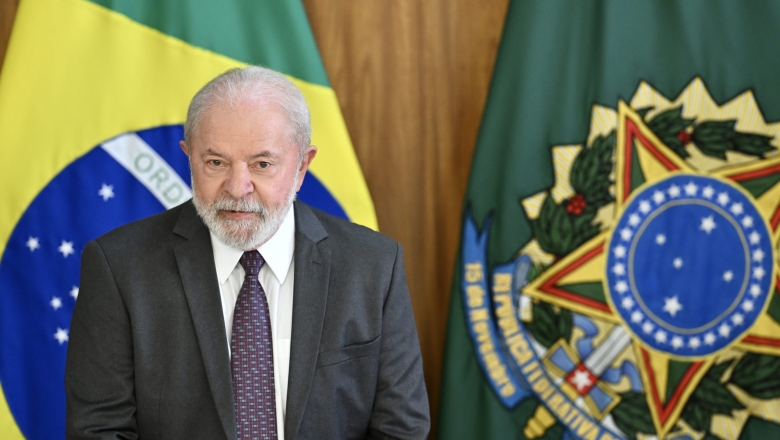 Lula sanciona proibição de celular nas escolas aos moldes da lei paulista