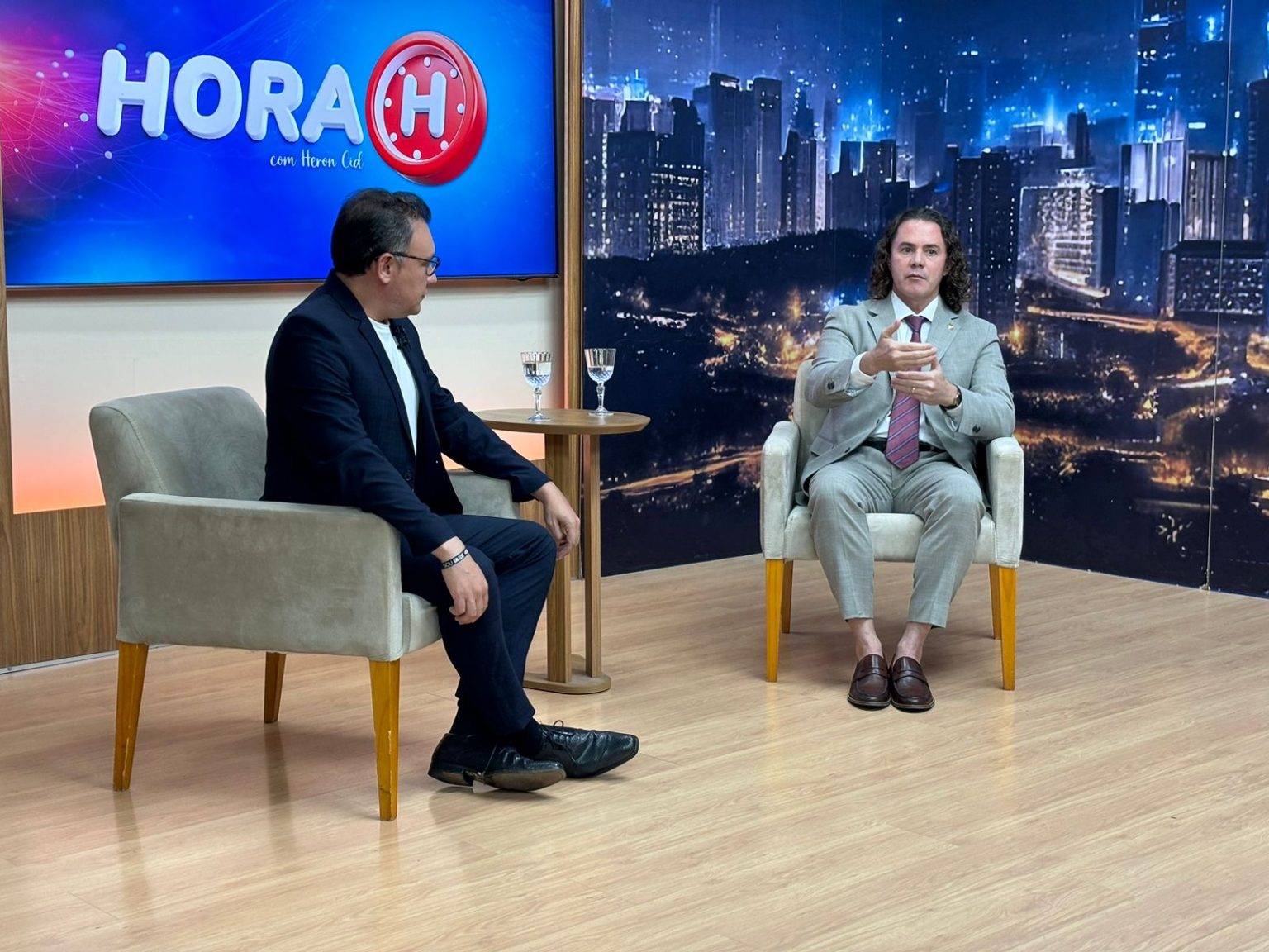 Veneziano diz que disputará reeleição com apoio de 144 prefeitos, incluindo aliados de João 