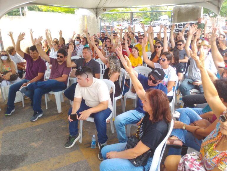 Servidores do Detran encerram greve